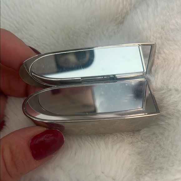 Guerlain Red snakeskin-like lipstick refillable case Accessory - Picture 2 of 5